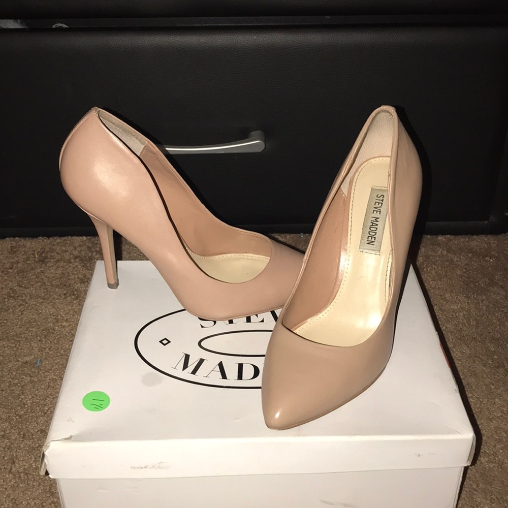 Steve Madden Galleryy Heels